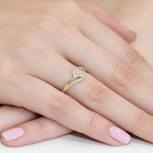 Pierścionek Zaręczynowy z Brylantami 0,17ct z żółtego złota próby 585. W-0184
